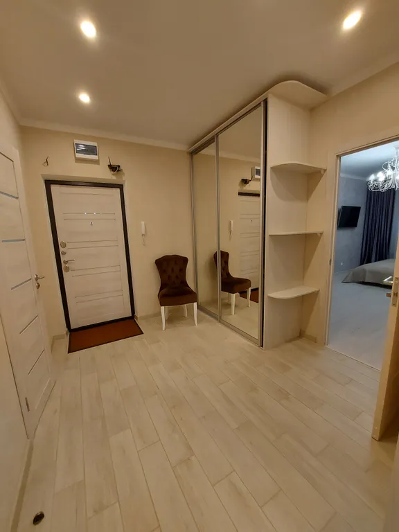 Двухкомнатная квартира на фонтане