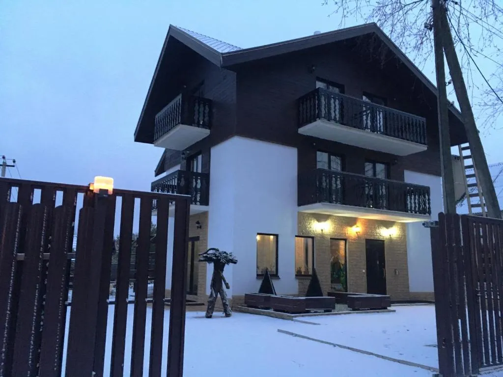 Уютный коттедж на 14 человек