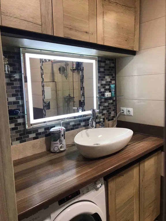 На берегу моря Севастополь, Рашад