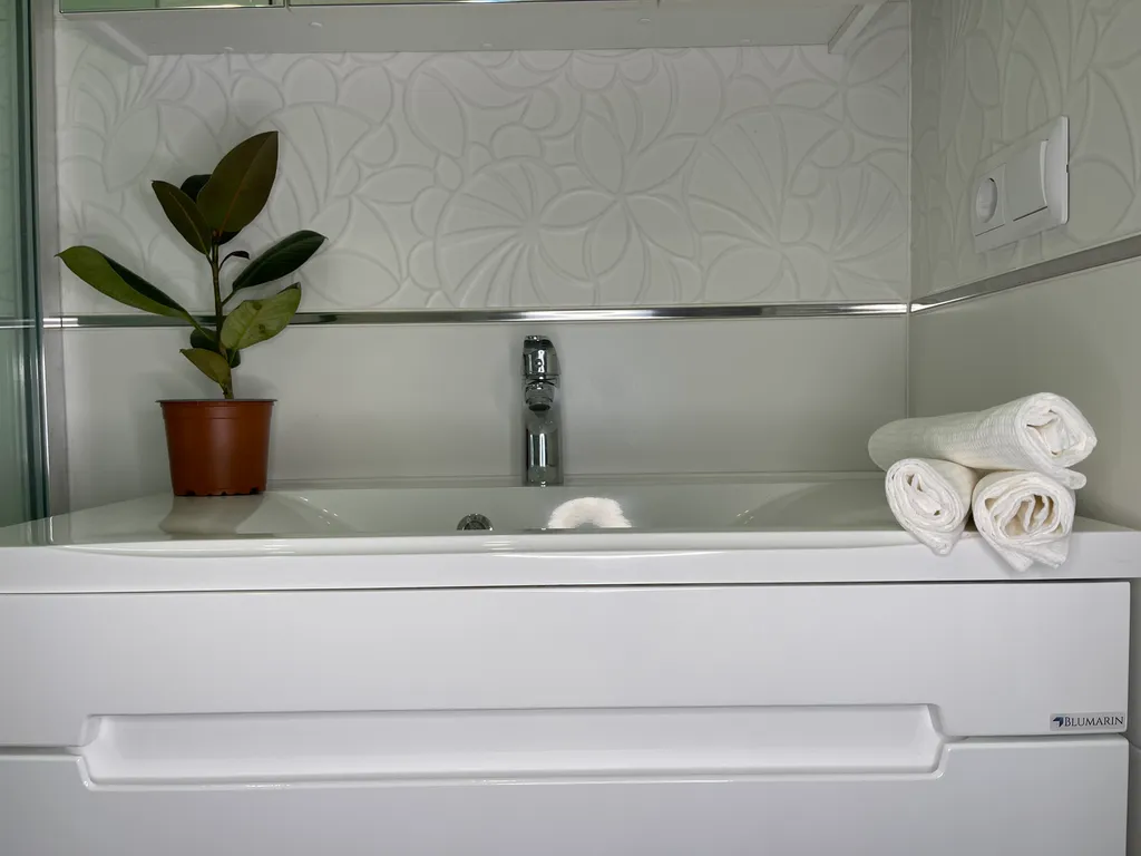 Квартира Уютная двухкомнатная квартира — Мирное