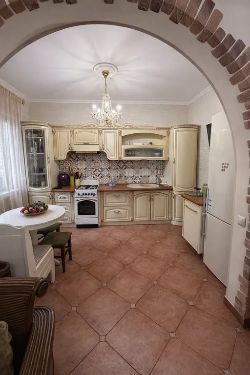 Вилла на первой линии Эсто-садка через дорогу от Горки города