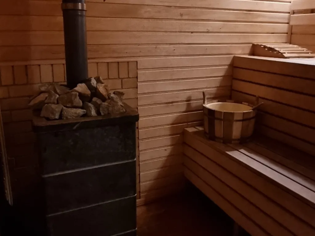 Уютный деревянный дом с баней