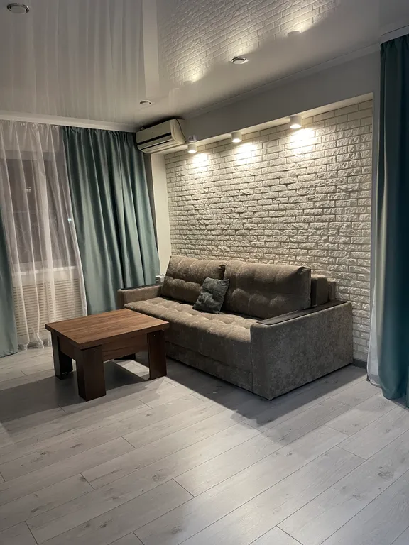 Апартамент с новым ремонтом возле ж/д вокзала