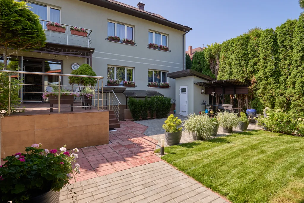 7-комнатный Дом