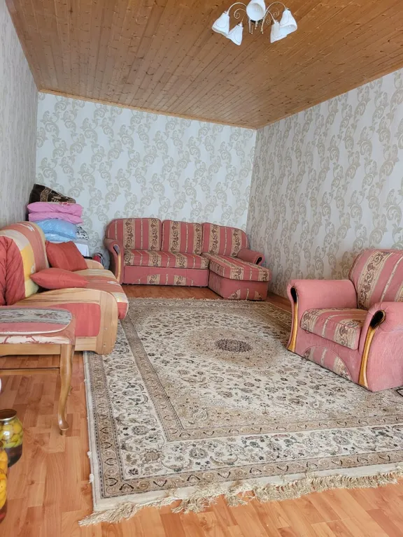 Уютная комната в частном доме без хозяев