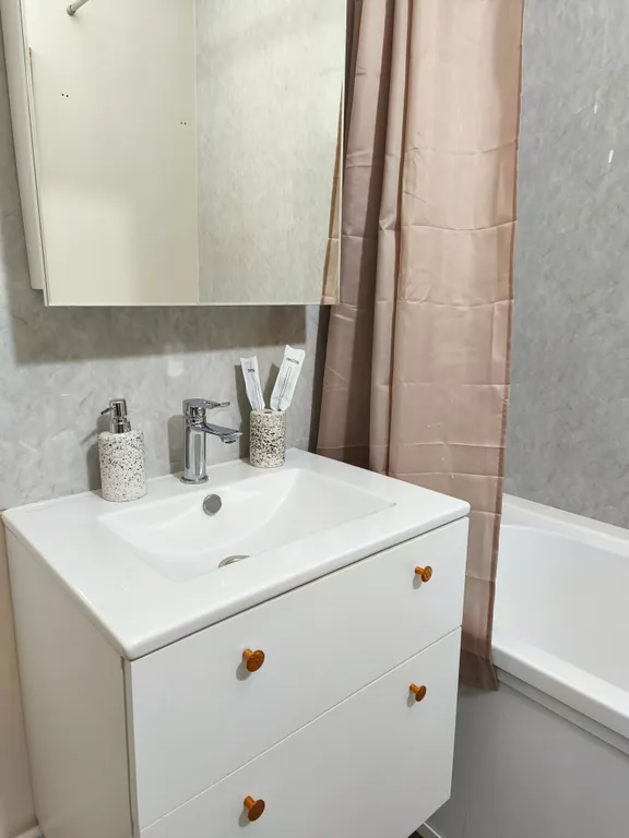 Квартира Просторная 2-х комнатная квартира с прекрасными видами  возле метро — Екатеринбург