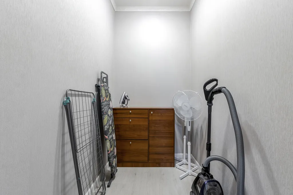 Просторная квартира рядом с Невским проспектом с парковкой