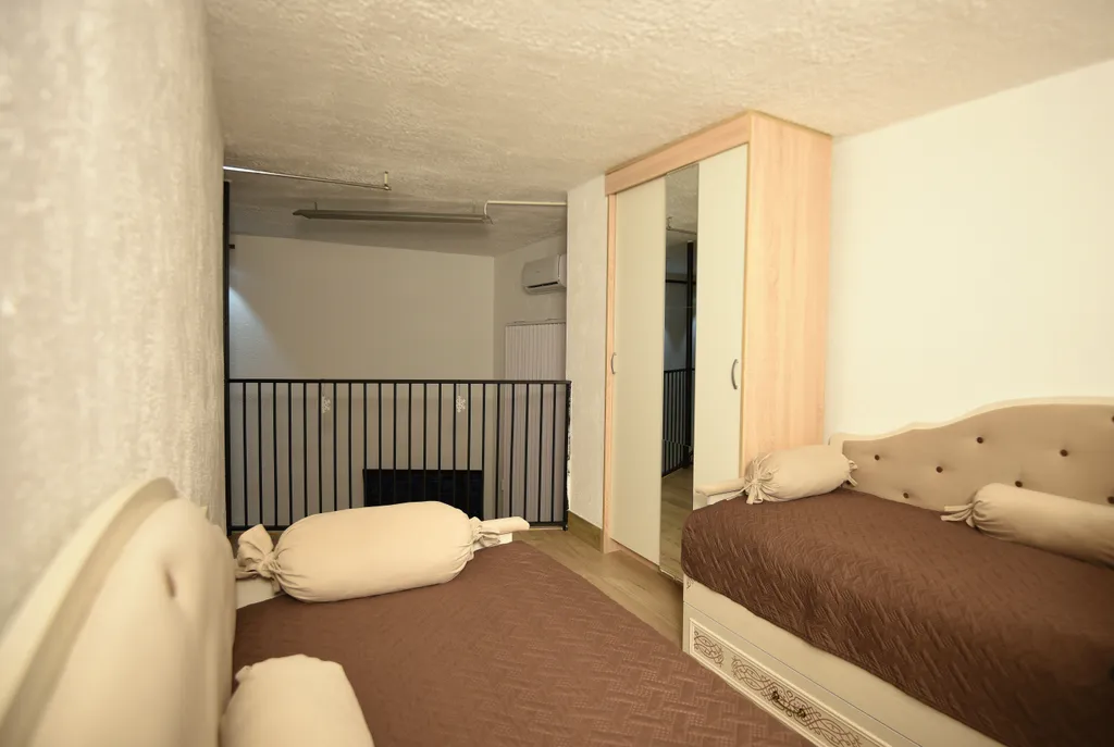 Комфортный двухуровневый апартамент в элитном комплексе Колизей