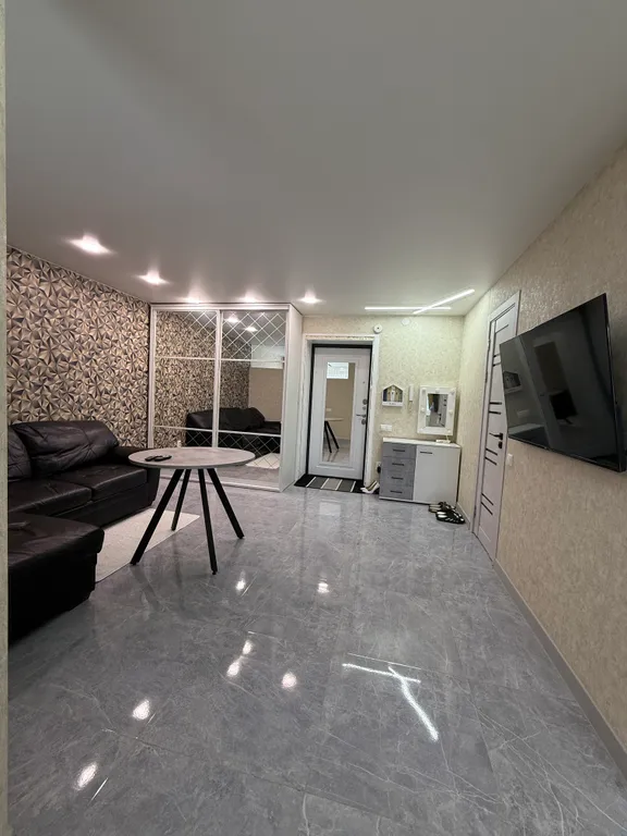 Двухкомнатная новая квартира в центре