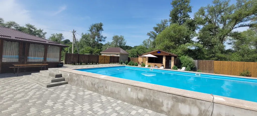 Гостевой домик с бассейном