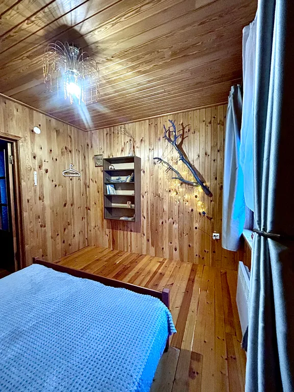 Большой коттедж с камином Гнездо