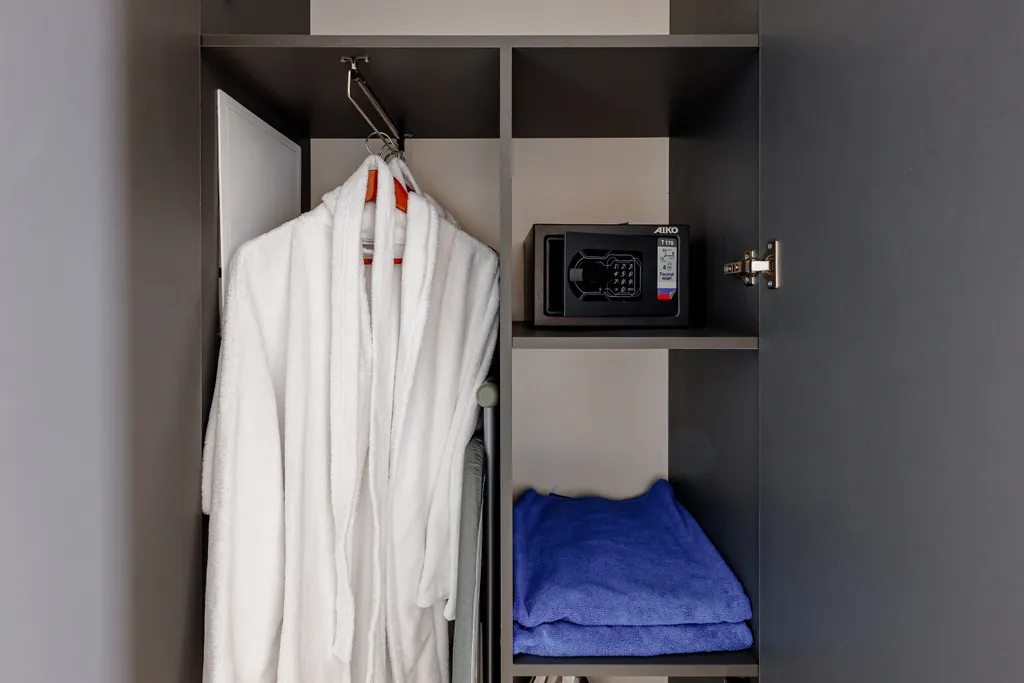 Стандарт без балкона с видом на море и дополнительным местом