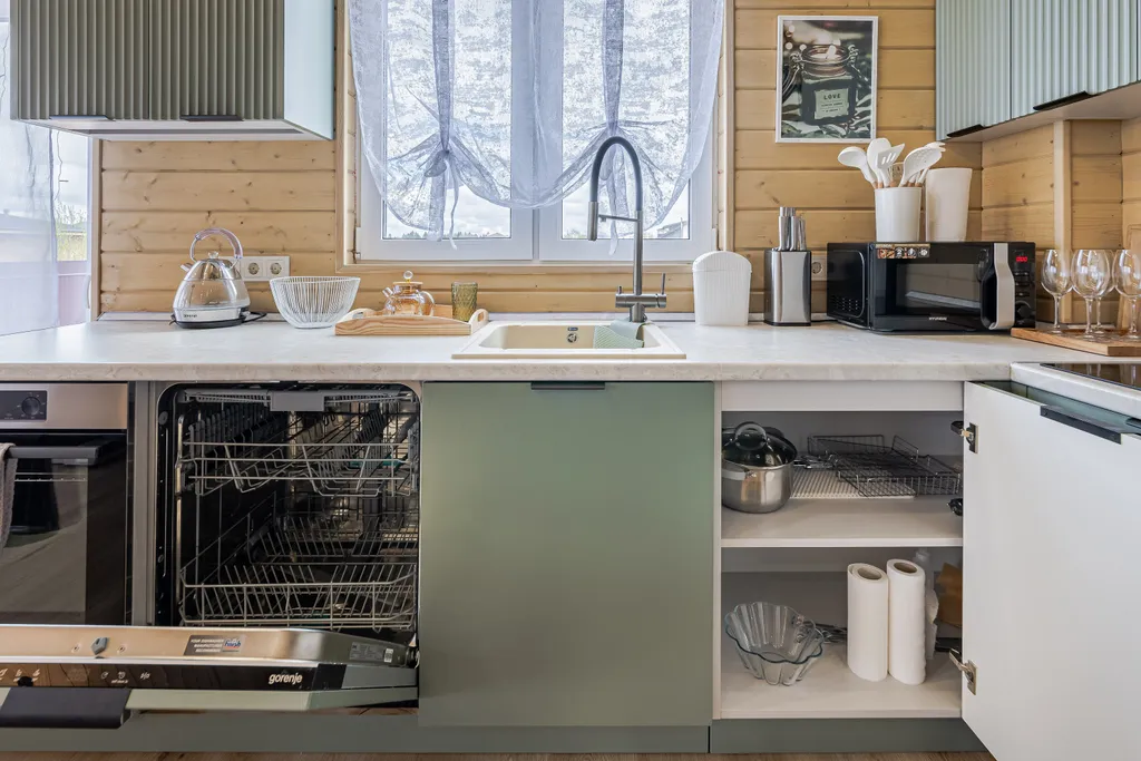 Дом у озера с чаном