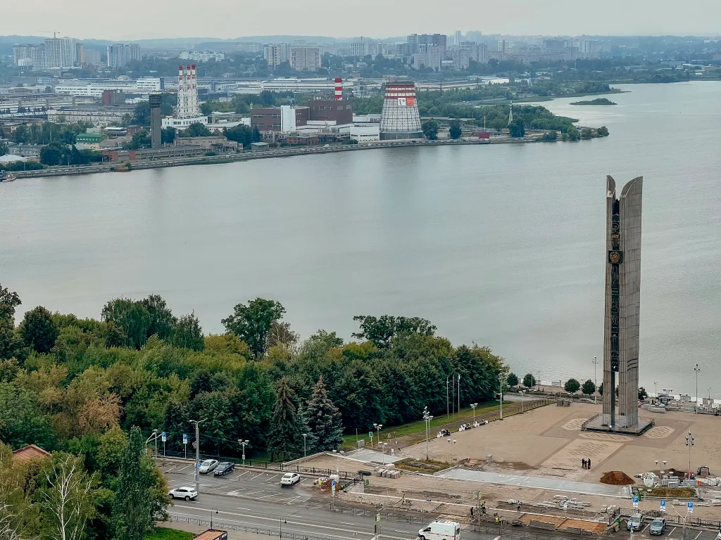 Студия-люкс с великолeпным видом нa гоpод и наберeжную