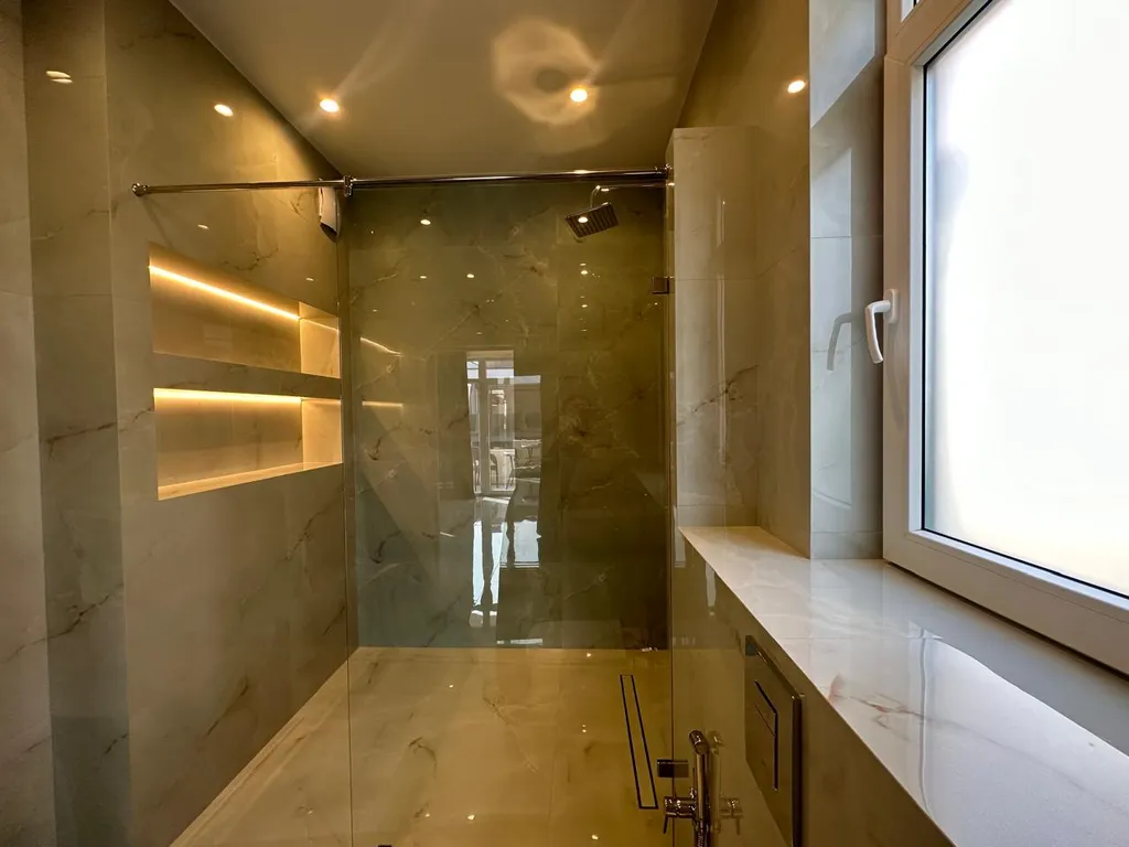 Роскошный дом с бассейном и сауной