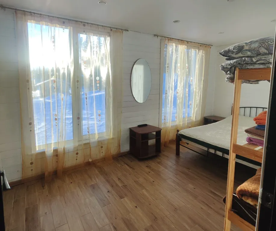 Коттедж Вместительный и уютный номер (весь первый этаж) — Шерегеш