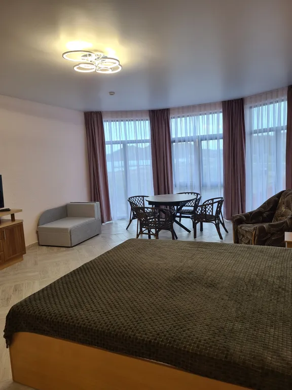 Эллинг на берегу моря