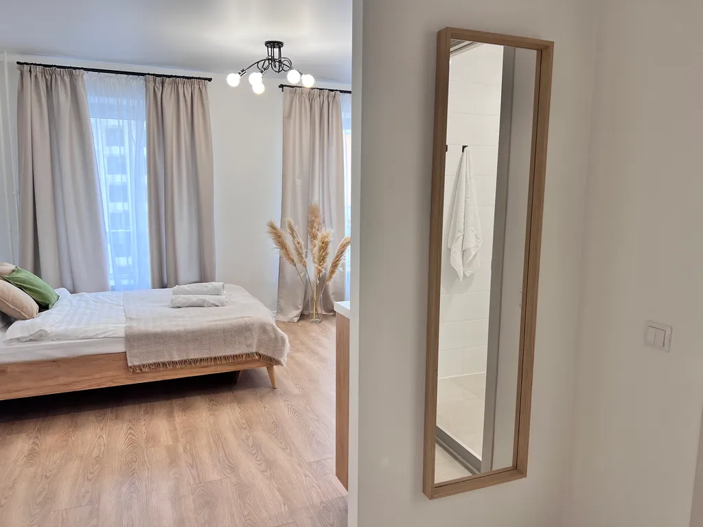 Просторная студия с птичками