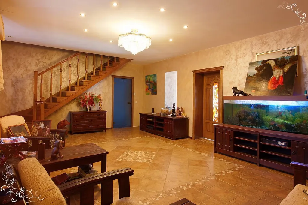 Шикарный коттедж с уютным средневековым интерьером