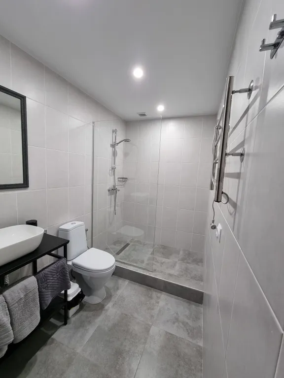 Серый номер