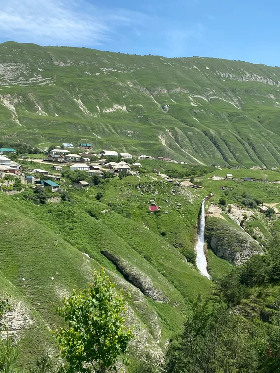 Дом Золотая рыбка с видом на горы и рядом с озером