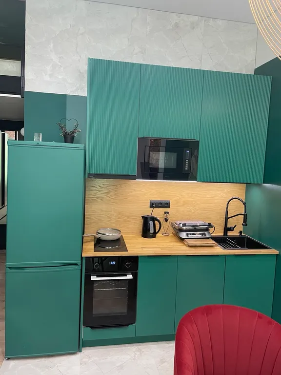 Уютная студия в центре города С балконом в 2 минутах от моря