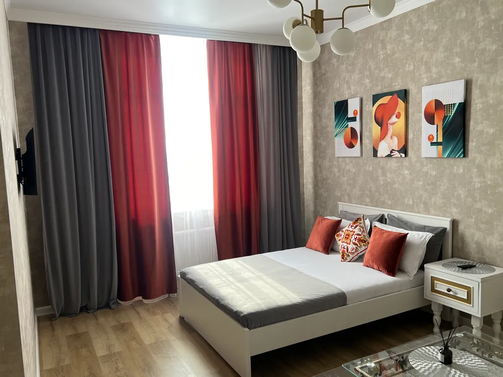 Рядом с посольствами