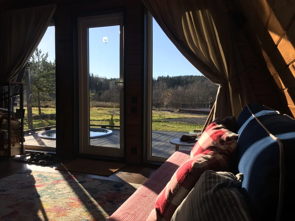 Дом Афрейм с подогреваемой купелью в террасе дома Лисичкино Карелия