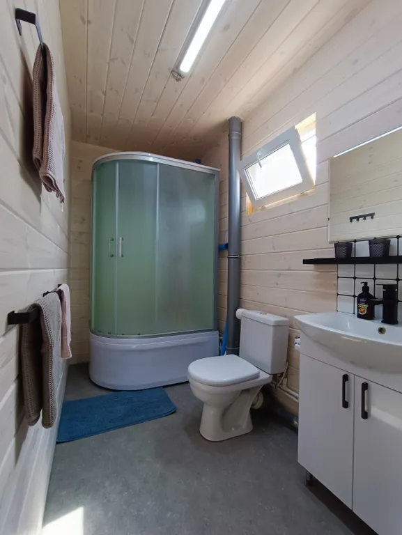 Дом с большим бассейном с видом на море