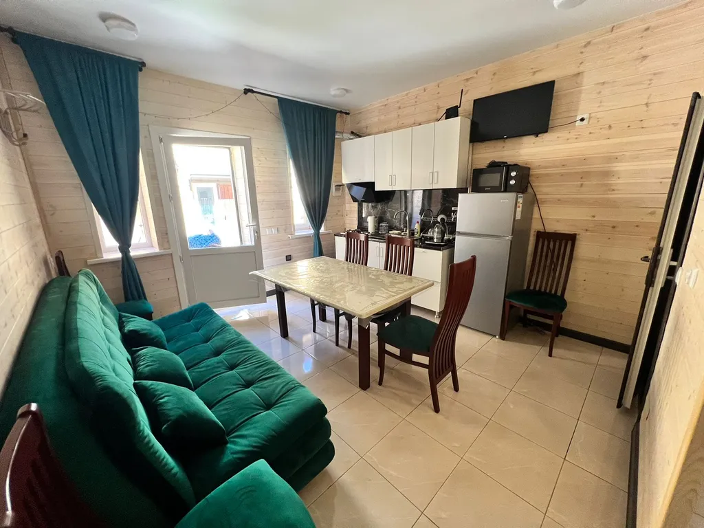 Новый коттедж в центре — аренда посуточно в Домбай