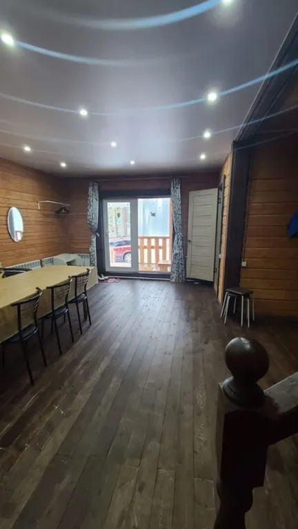 Коттедж в живописном месте на берегу реки Бия