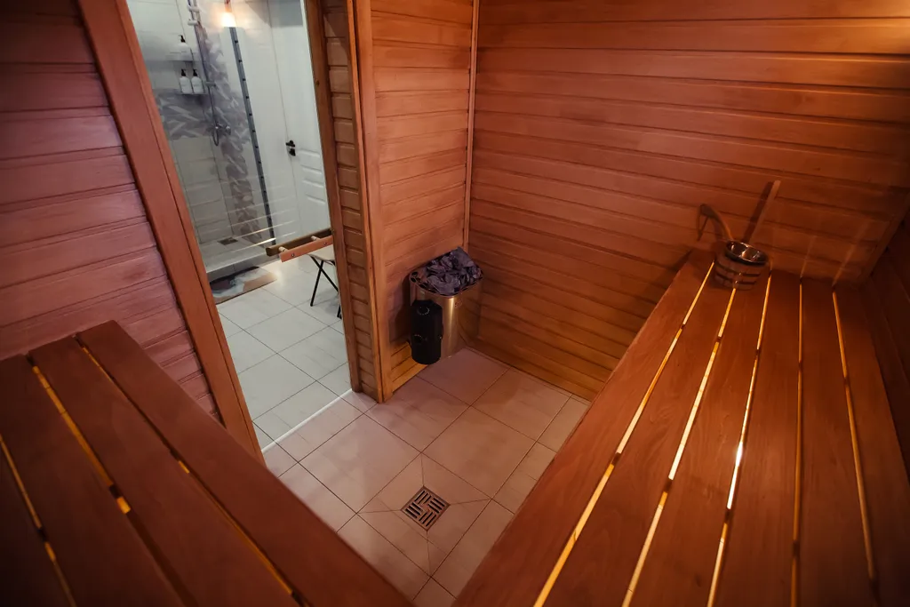 Панорамный коттедж в морском стиле с видом на озеро