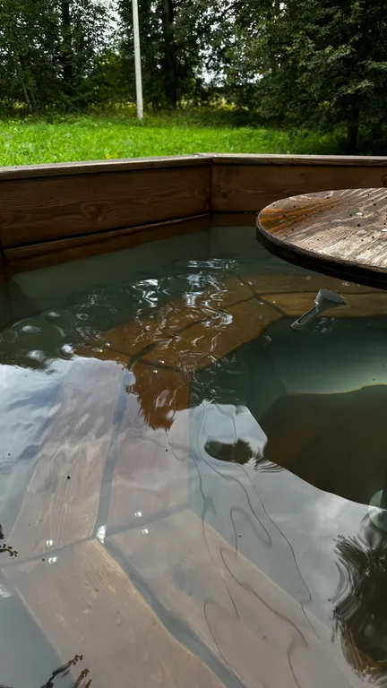 Уютный домик в древних липах