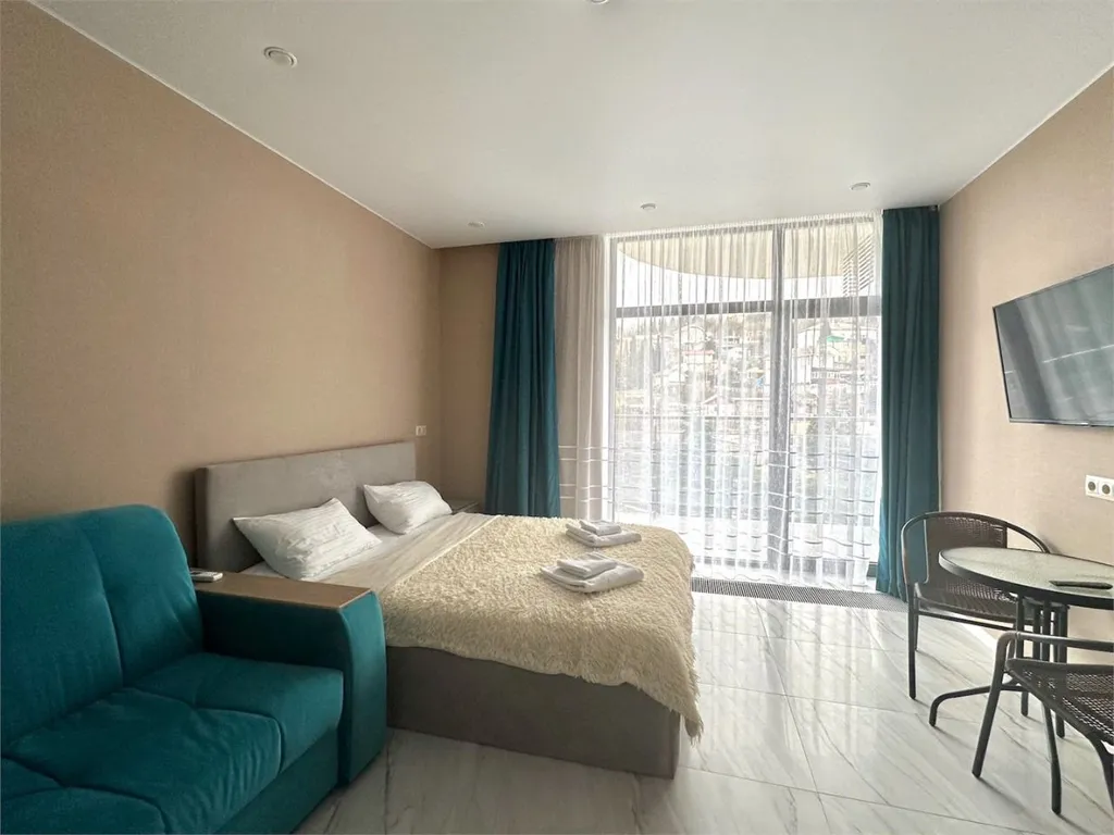 Дизайнерская студия Ls-family comfort вид на горы и город с 4 этажа