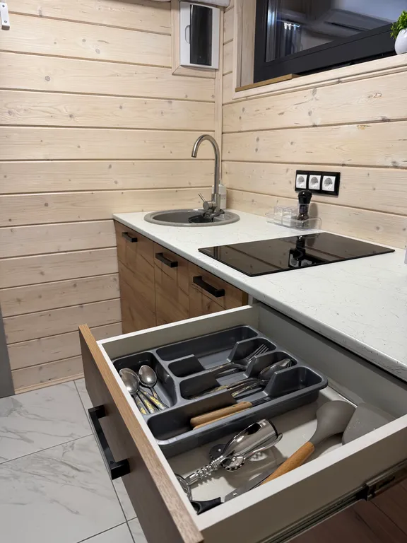 Уютный дом рядом с лесом и речкой