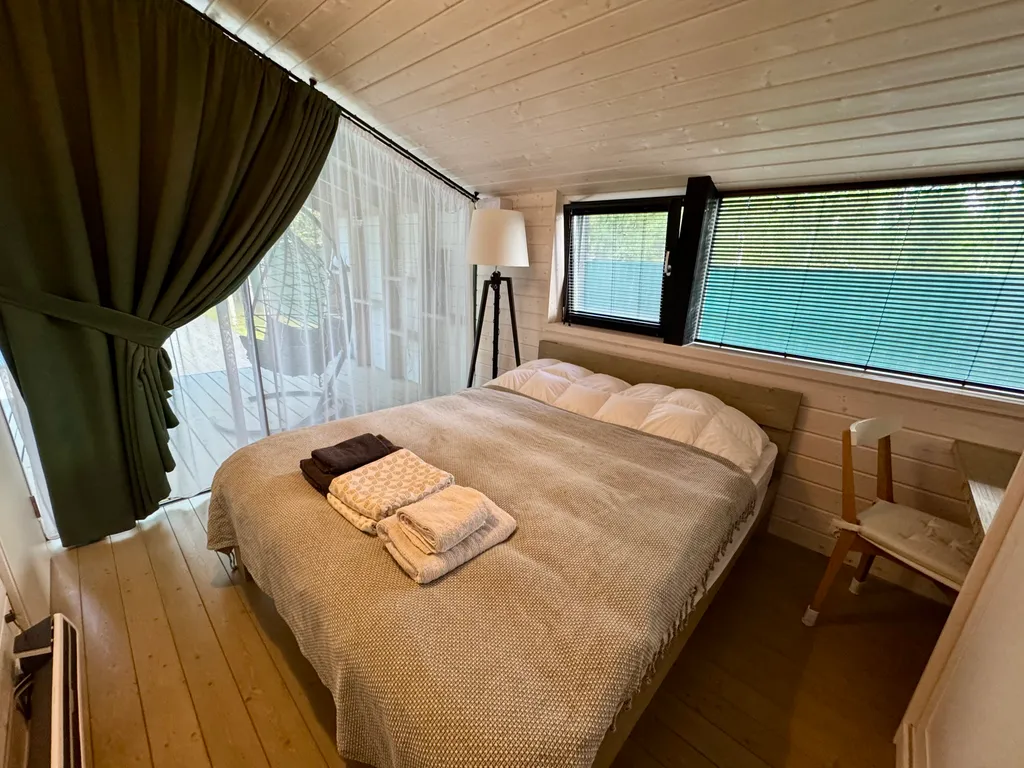 Коттедж Дом с летним бассейном (4 спальни) — Дубна