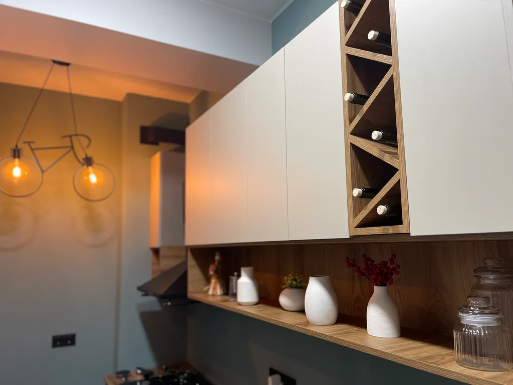 Stylish apartment with mountain and metro views