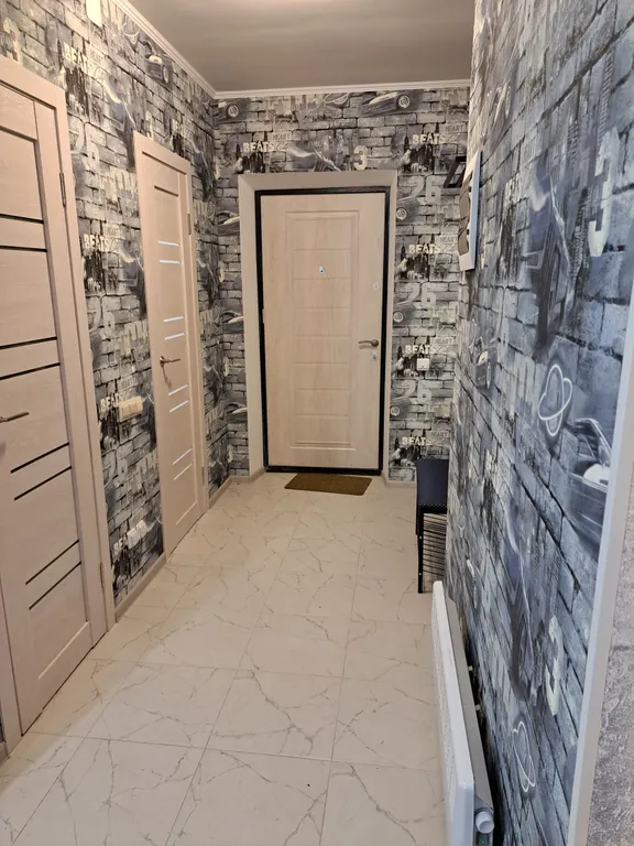 Современная студия в тихом районе, рядом с бассейном и  парковкой