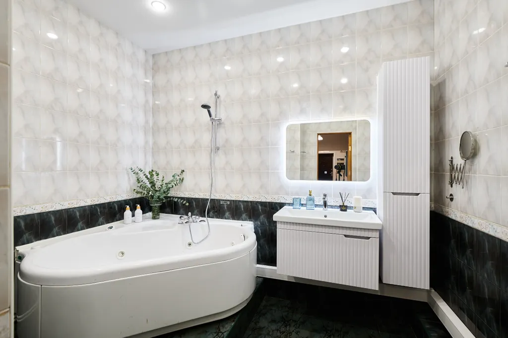 Двухуровневая с мансардой у Патриарших Прудов