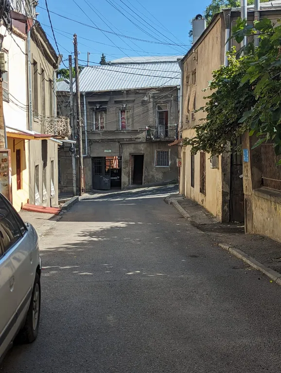 Уютная студия прямо в центре города Elis Apartment