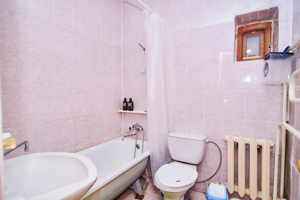 Домик с кроликами у нарзанного источника