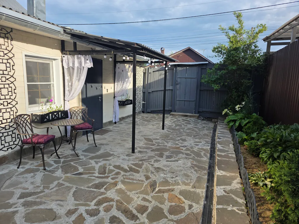 Уютный домик в тихом районе города