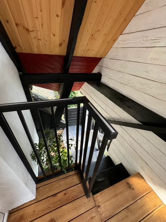 Двухуровневые апартаменты 33/3 house с камином и мангалом