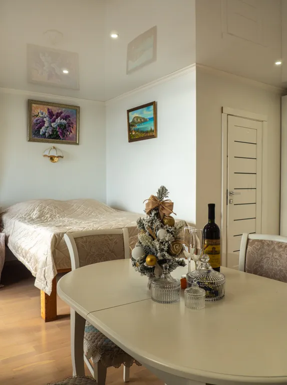 Уютная студия с видом на море и город