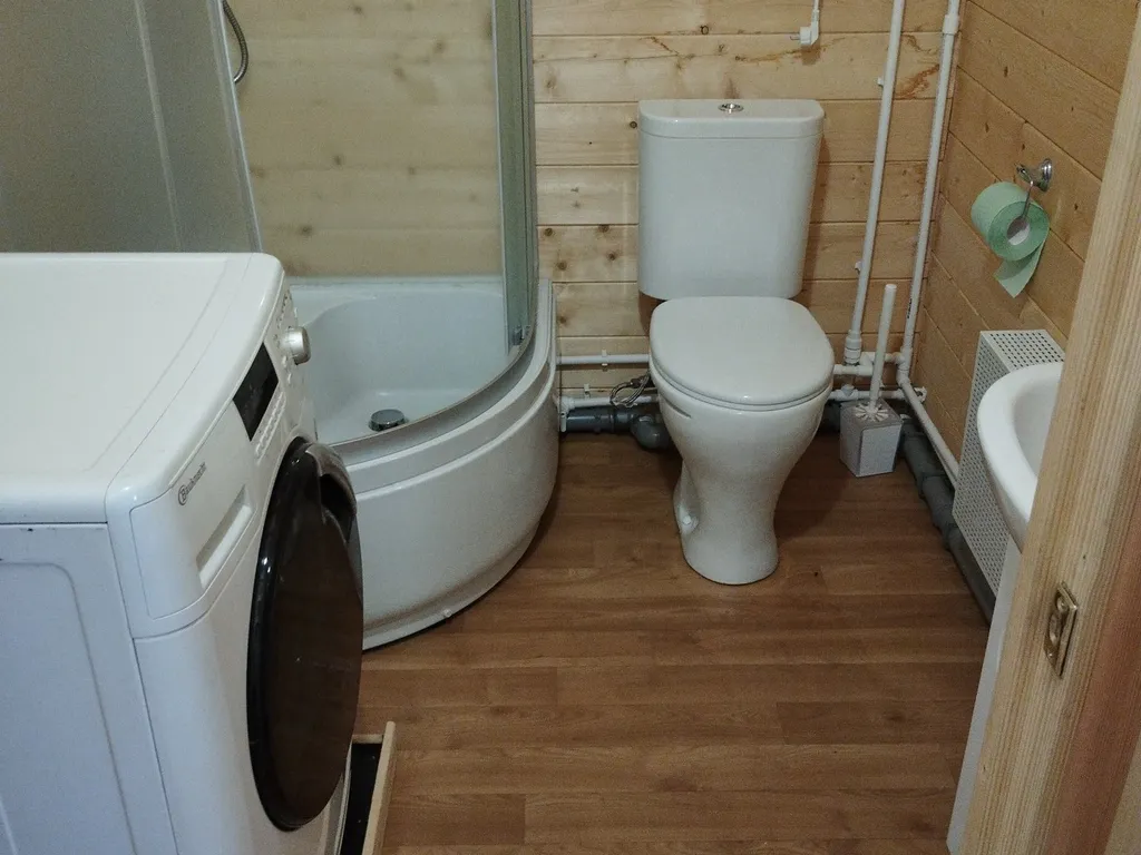 Коттедж Уютный домик на берегу реки — Лодейное Поле