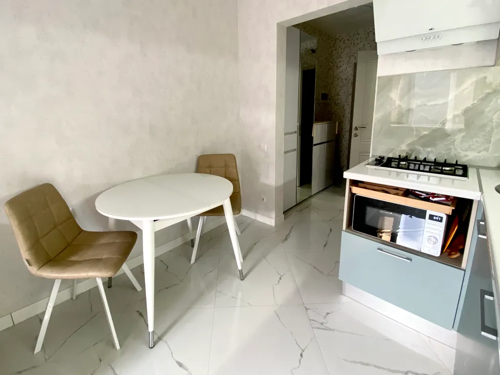 Чудесная квартира с видом на озеро и горы