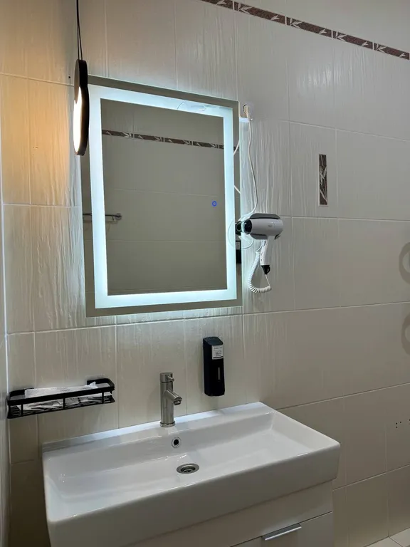 Люкс с балконом и видом на горы и лес