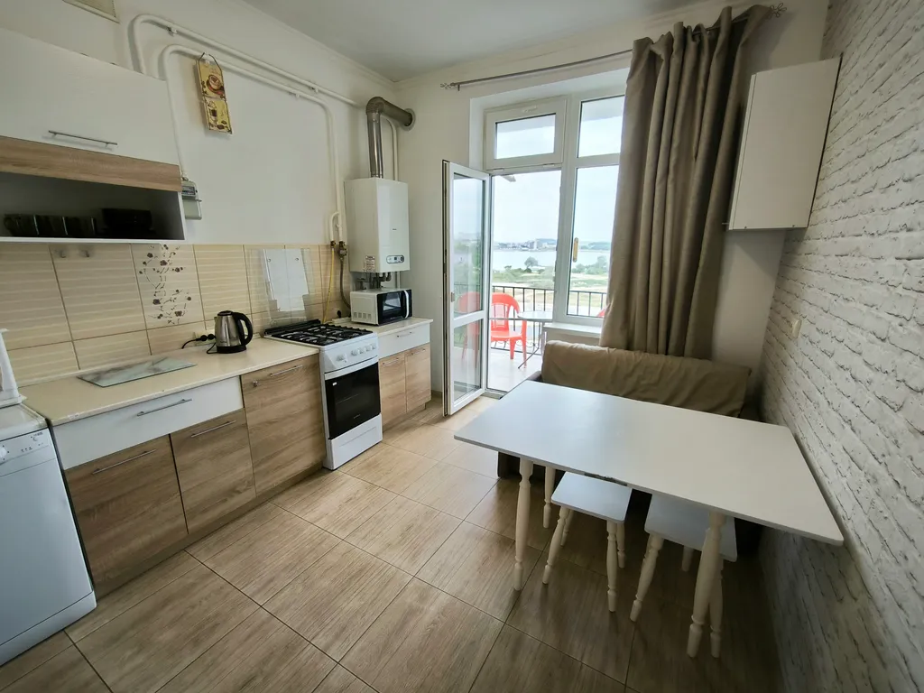 Квартира Квартира 2-комнатная у пляжа на 6 спальных мест с красивым видом — Севастополь