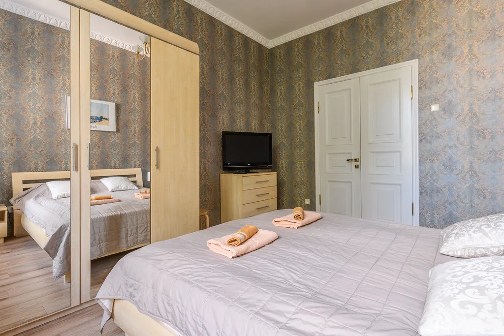 Роскошная квартира с балконом и парковкой рядом с Петропавловкой