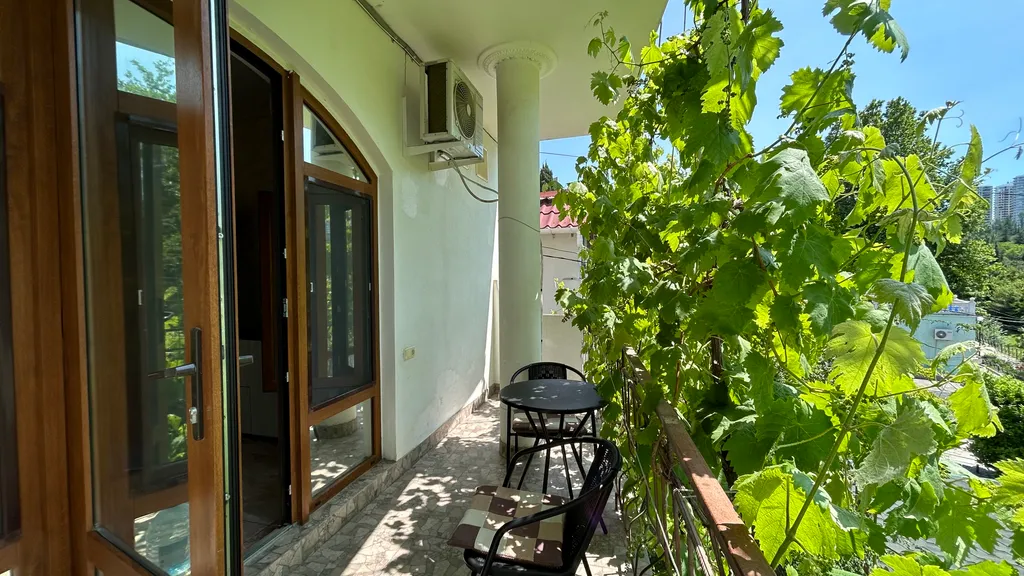 Студия с балконом